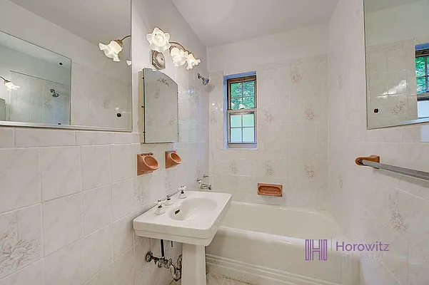 Sold by Horowitz Real Estate | media 19