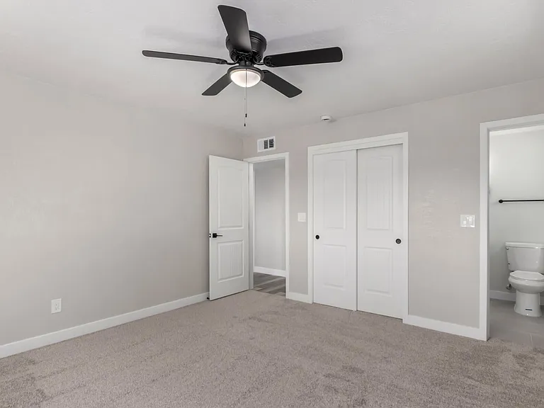 4402 E Mitchell Dr — Photo 19