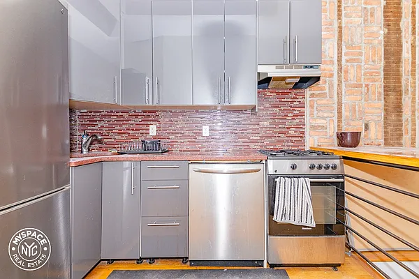 Rented by MySpaceNYC | media 11