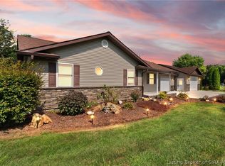 4 Orchard Rd, Loogootee, IN 47553