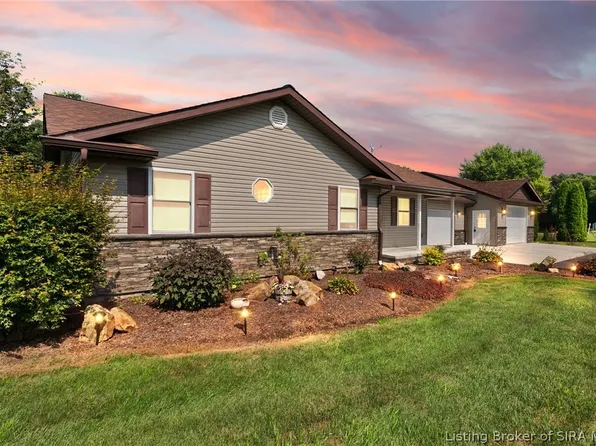 4 Orchard Road, Loogootee, IN 47553