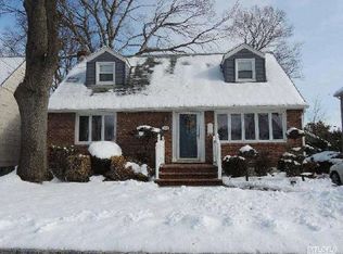 1731 Remsen Ave, Merrick, NY 11566