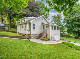 22 Skytop Rd, Newton, NJ 07860