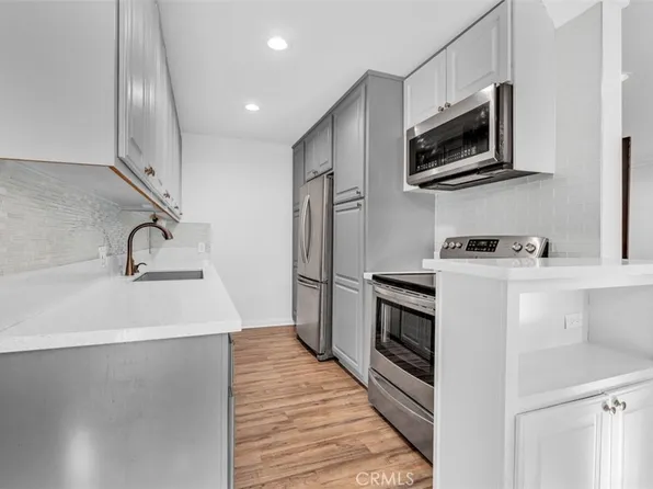 4140 Warner Blvd APT 208, Burbank, CA 91505