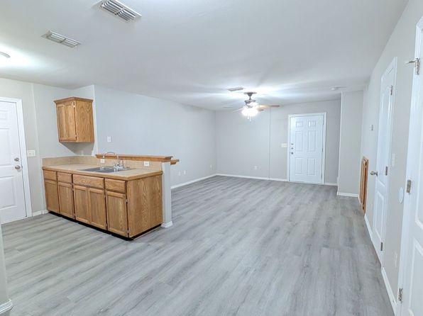 701 Sonesta Ct APT 4