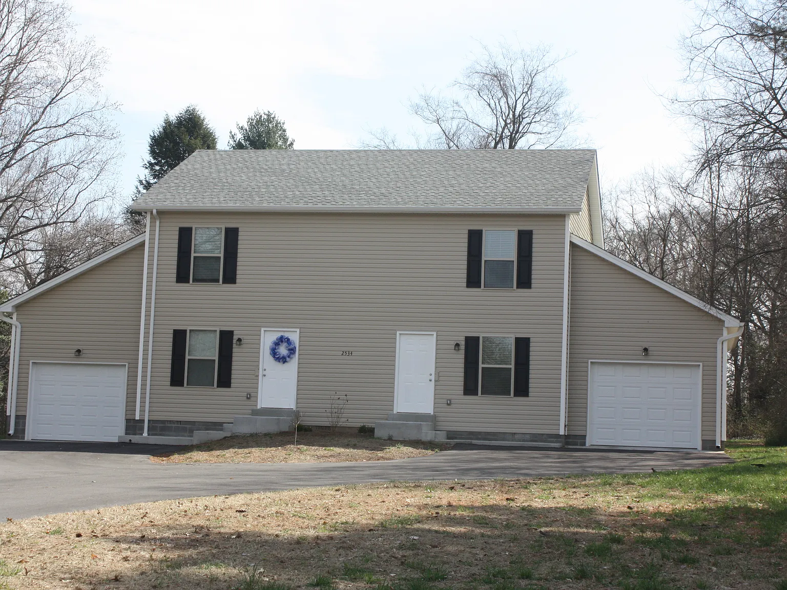 2 bed, 1.5 bath, 1250 sqft, $1,200 — Photo 1