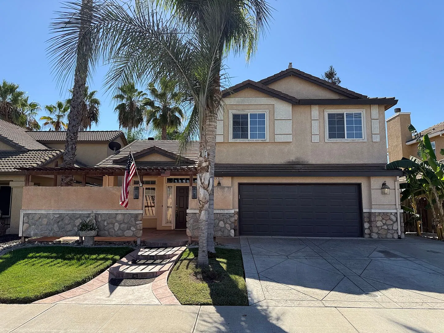 Two story home in Salida with a pool! — Photo 1