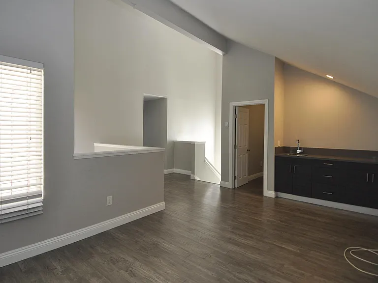 4022 Layang Layang Cir #1 — Photo 21