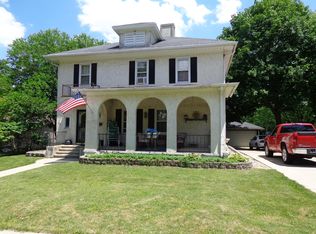 221 S Cottage St, Whitewater, WI 53190