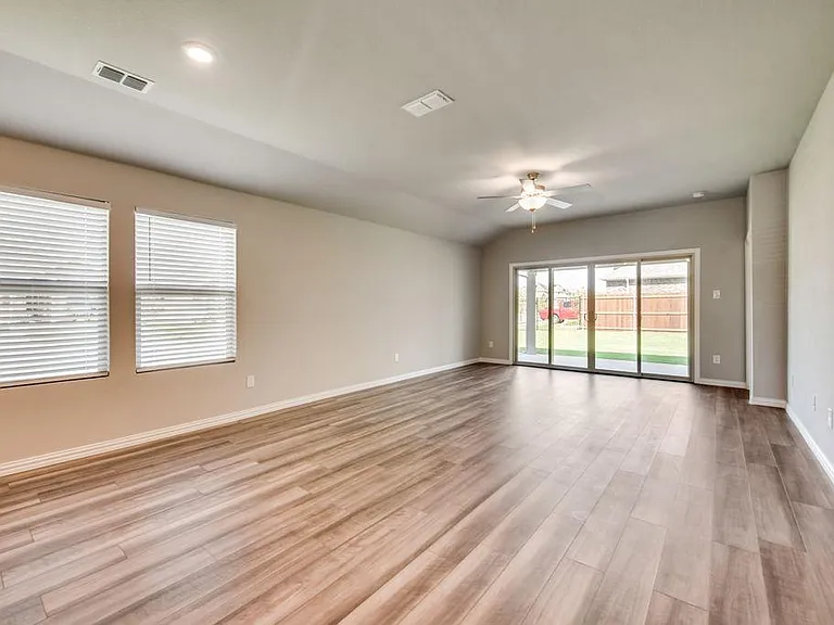 605 Cedar Springs Dr — Photo 6