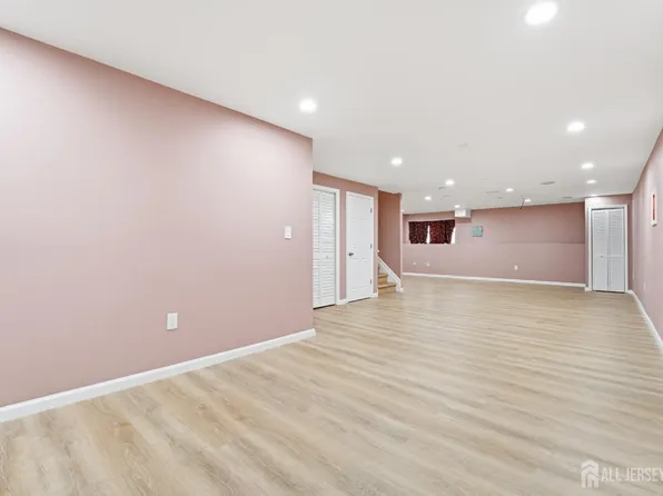 105 Pearce Ln S, Monmouth Junction, NJ 08852
