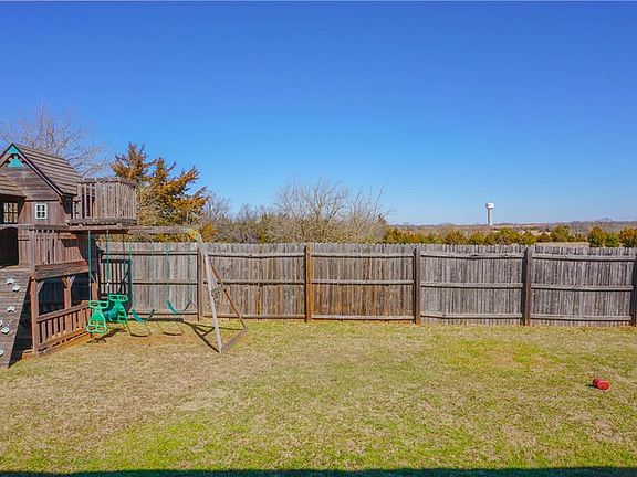 5th image of 2417 Broadwell Oaks Dr