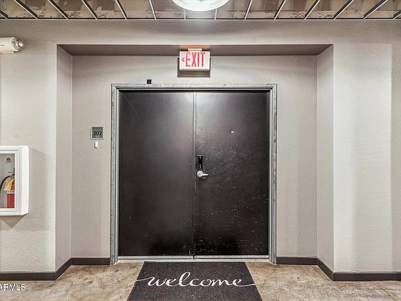 5th image of 914 E OSBORN Road #202