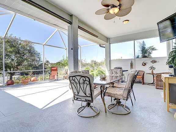 4th image of 2520 SW 20th Ave