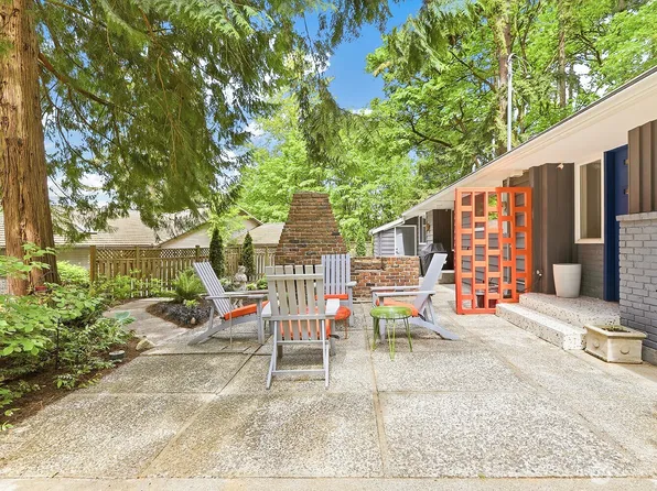 19563 38th Avenue NE, Lake Forest Park, WA 98155