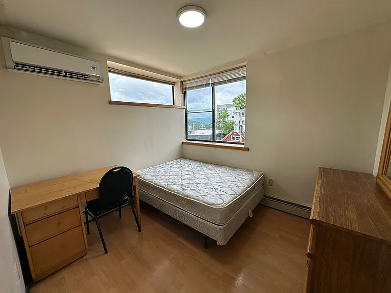 211 Linden Avenue — Photo 14