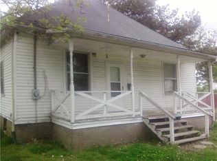 111 N Michigan St, Harrisburg, IL 62946
