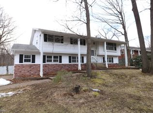 117 Minnisink Rd, Lake Hopatcong, NJ 07849