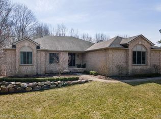 464 Mack Rd, Lakeville, MI 48367