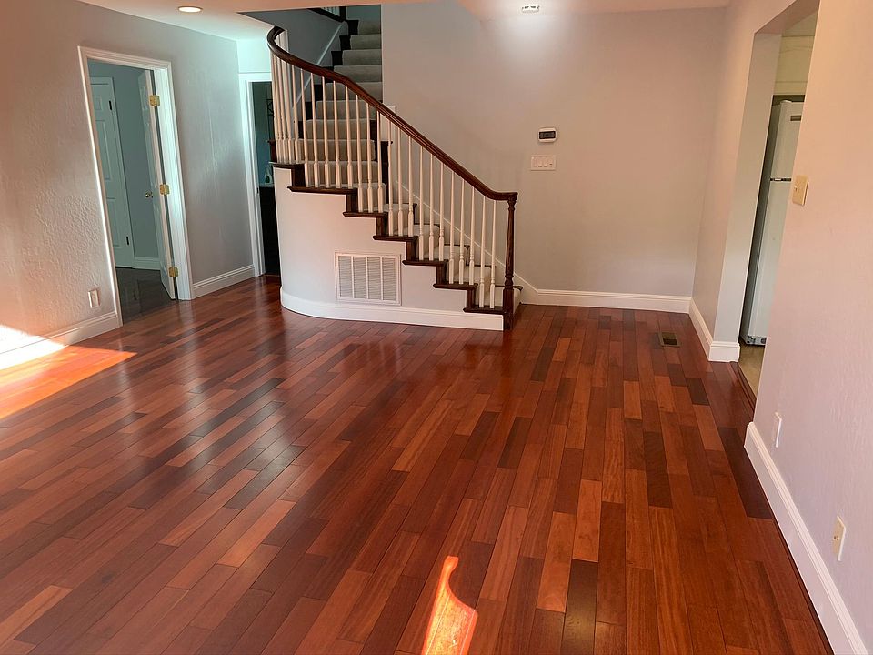 1st image of 27085 Horseshoe Ln