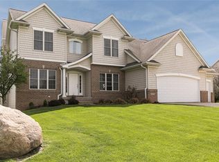 2486 River Run Rd, Cedar Rapids, IA 52411