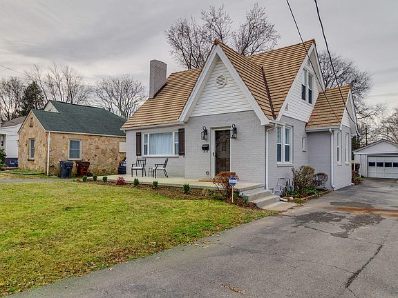 2nd image of 2927 Clearview St