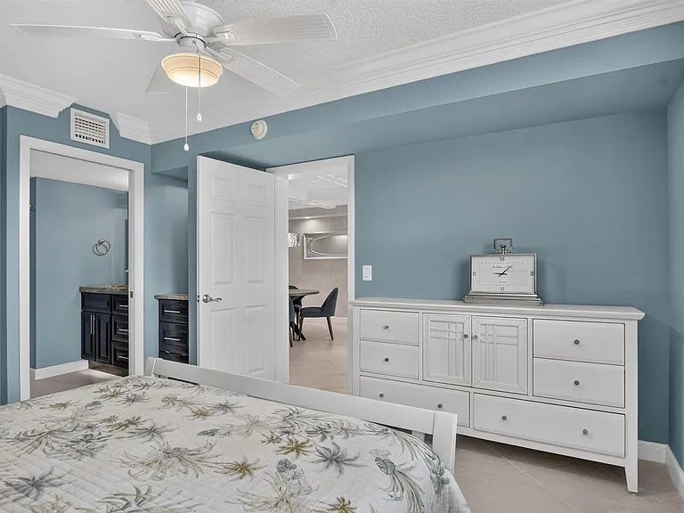 6061 Balboa Cir #206 — Photo 15