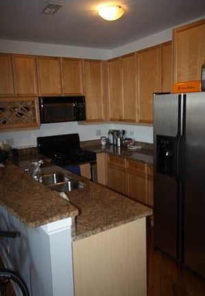 4th image of 1800 W Erie St APT 12