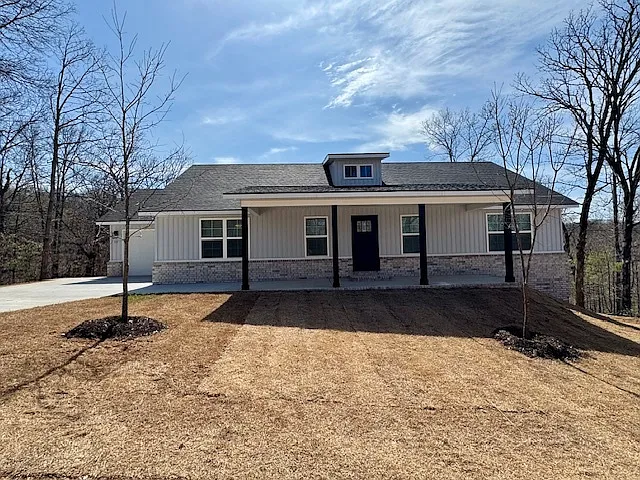 8 Dumfries Dr
