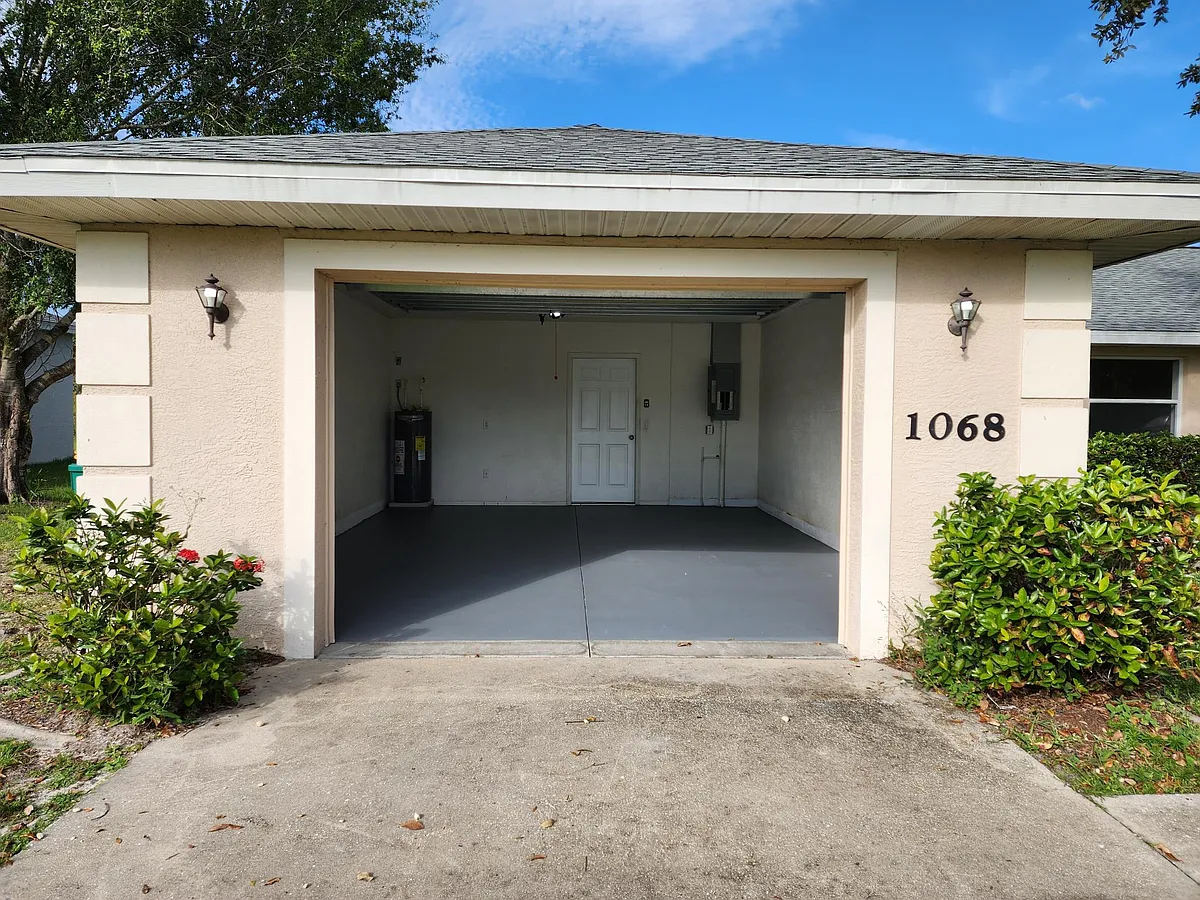 Building Photo - 1068 San Cristobal Ave