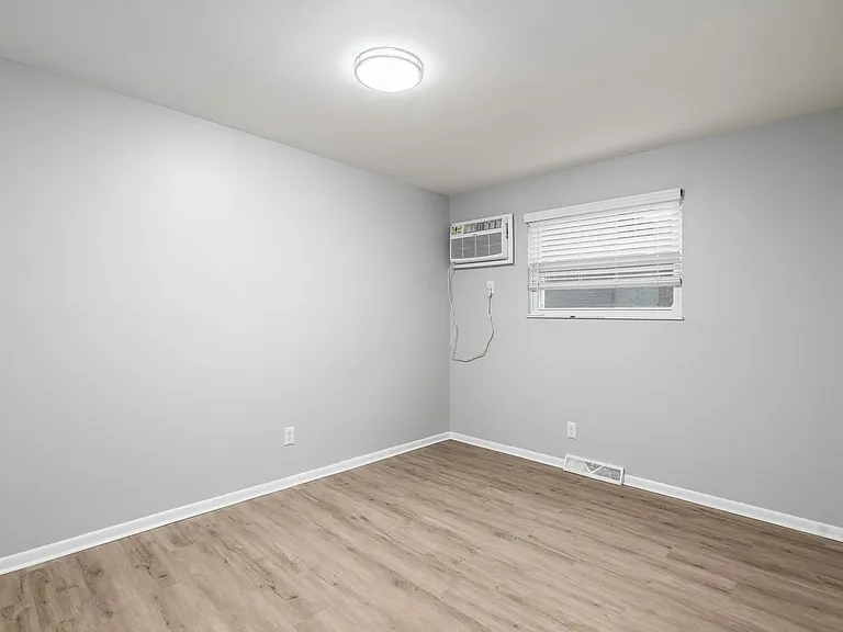 552 Riverview Dr #F — Photo 14