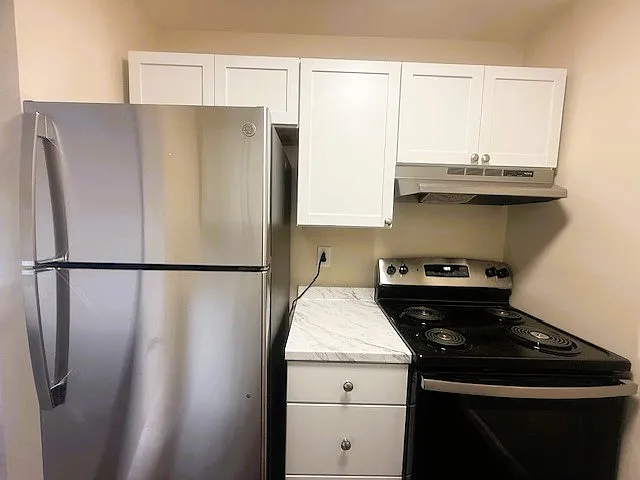 Burnet Park Apartments — Photo 19