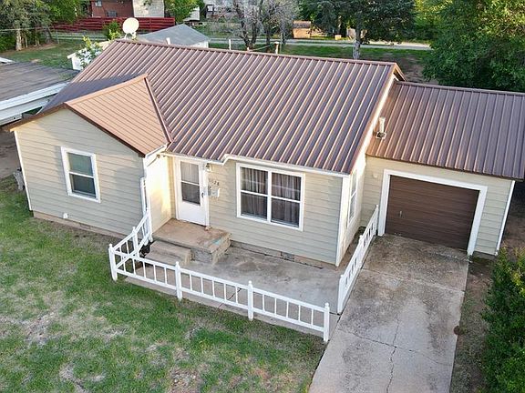 4th image of 1028 E Walnut St