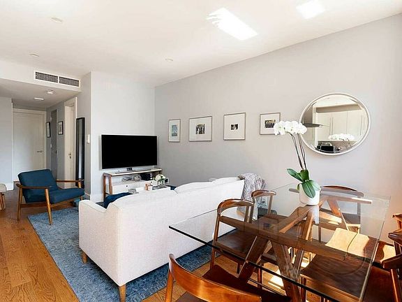 3rd image of 584 Henry St APT 2