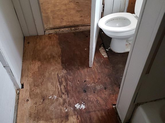 3rd image of 659 Paul St