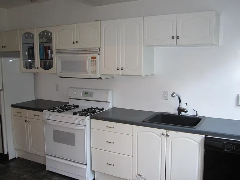 212 E University Pkwy — Photo 4