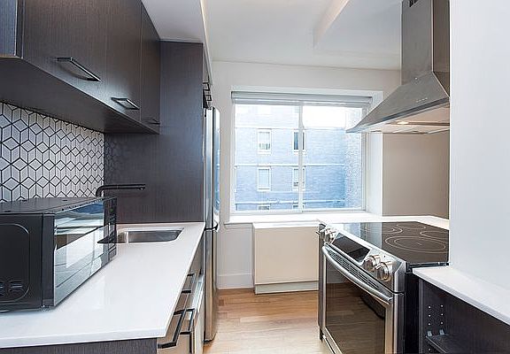 2nd image of 101 E 10th St Floor 6