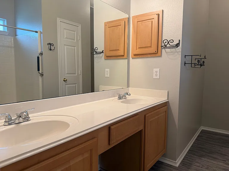7905 Seven Oaks Ln — Photo 24