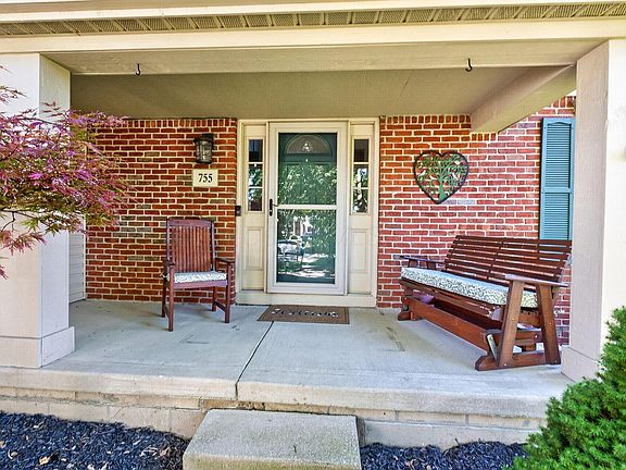 5th image of 755 Lone Rise Dr E