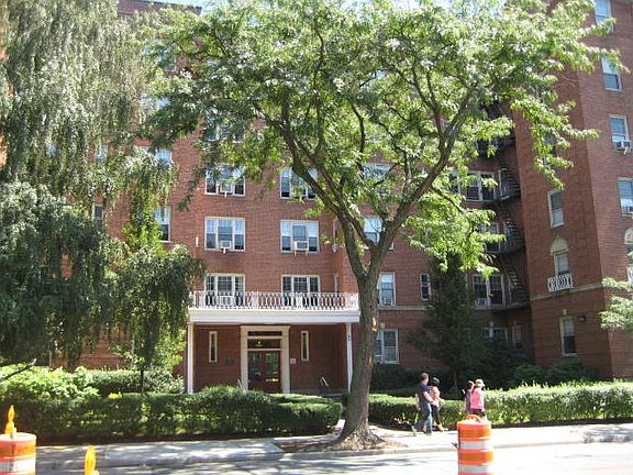 3rd image of 68-37 108th St APT 1M