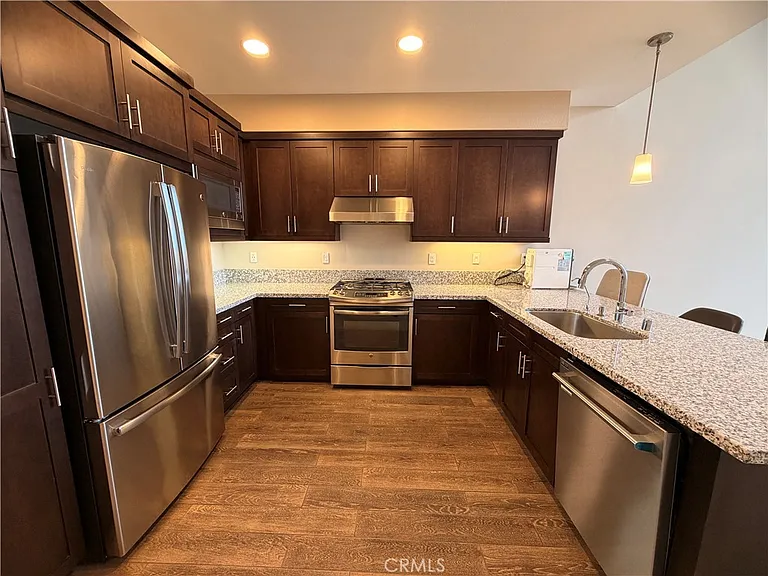 1508 W Artesia Sq #B — Photo 3