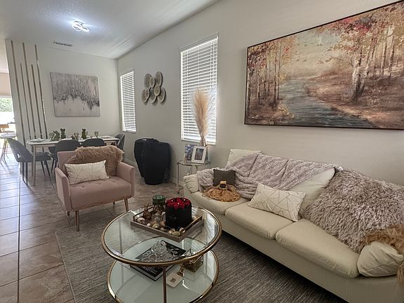 3rd image of 10983 Savannah Landing Cir