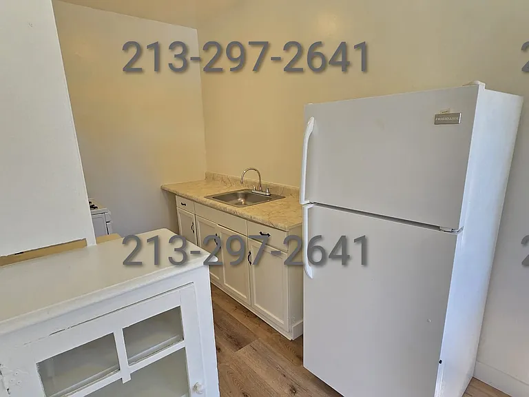 118 S Lake St #1 — Photo 10