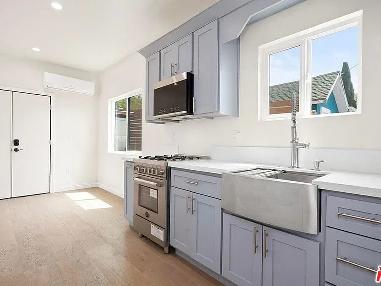 3122 Chaucer St — Photo 6