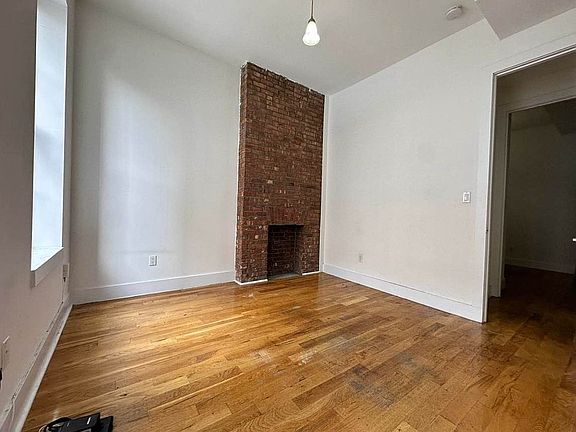 5th image of 841 Kent Ave APT 3