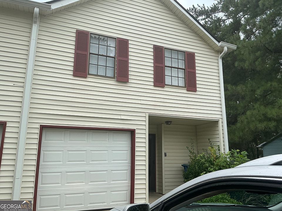 1st image of 3014 Pine Tree Trl