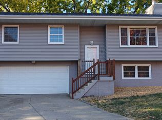 1221 Guildford Ct, Iowa City, IA 52240