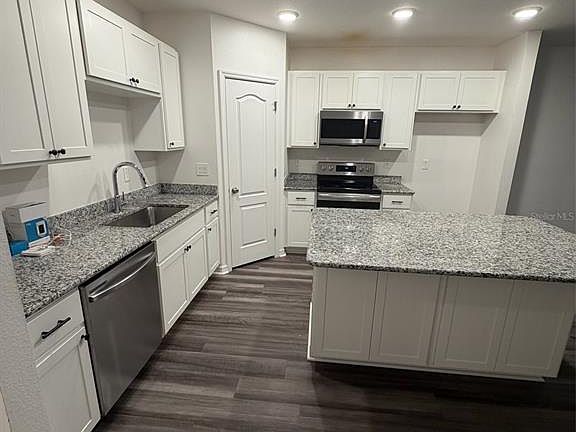 3rd image of 4743 Deer Track St