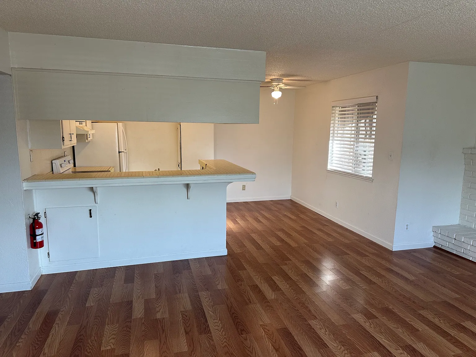 2 bed, 900 sqft, $1,400 — Photo 4