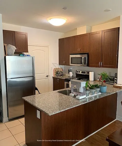 383 Main St E #421 — Photo 2